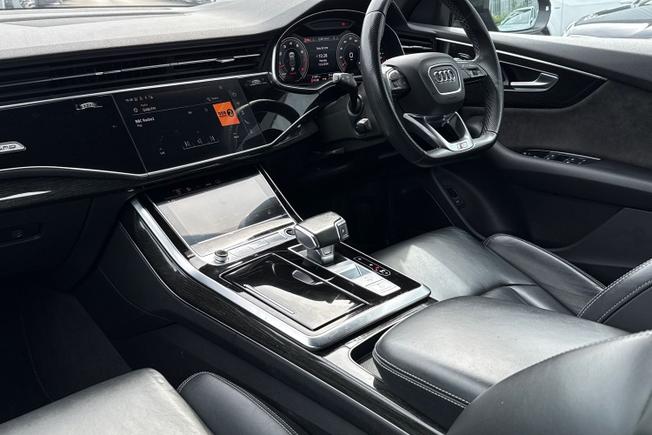 Audi Q8 Photo 26