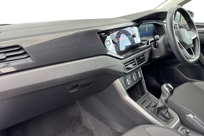 VOLKSWAGEN Polo Photo 2