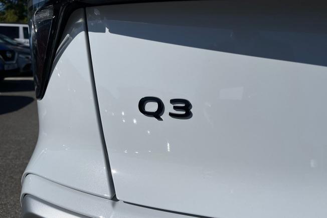 AUDI Q3 Photo 24