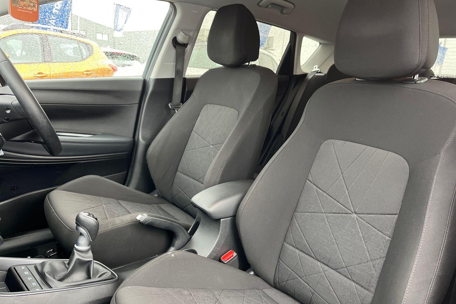 Hyundai BAYON Photo 18