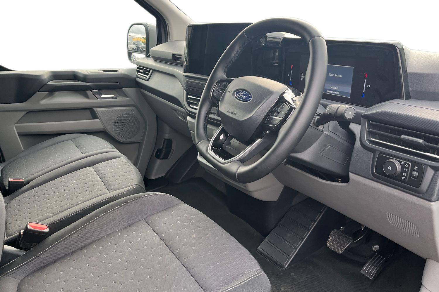 Ford E-TRANSIT CUSTOM Photo 13