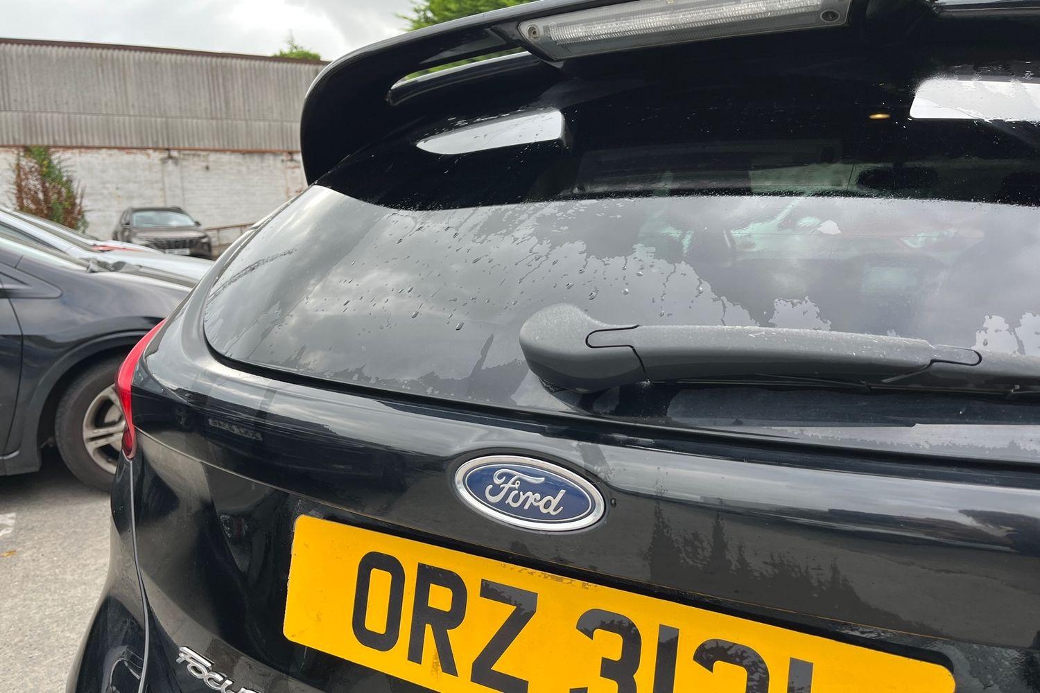 Ford FOCUS Photo 39