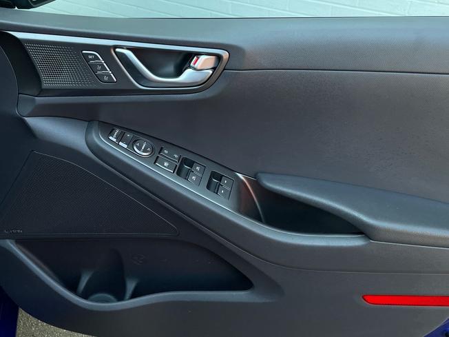 HYUNDAI Ioniq Photo 29
