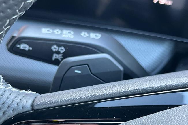 AUDI Q4 e-tron Photo 35