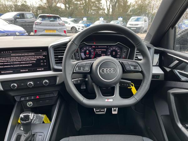 Audi A1 Photo autoimg-3492877d50a0693430cd79694c8dccde665b156c.jpg