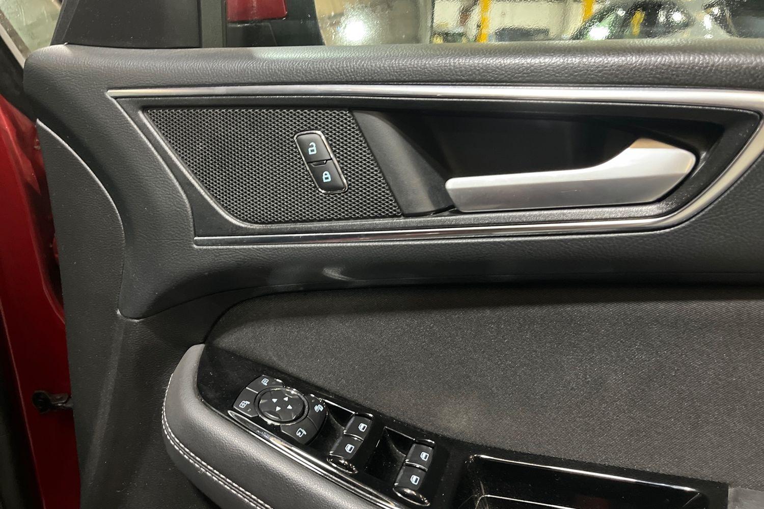 Ford GALAXY Photo 24
