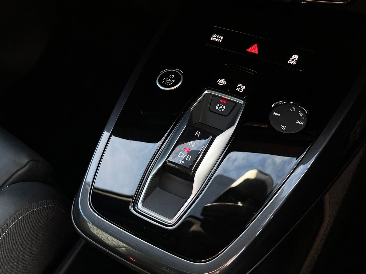 Audi Q4 e-tron Photo 13