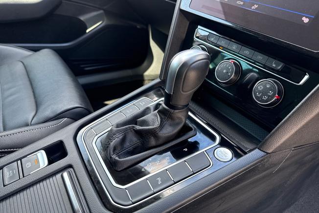 VOLKSWAGEN Passat Photo 30
