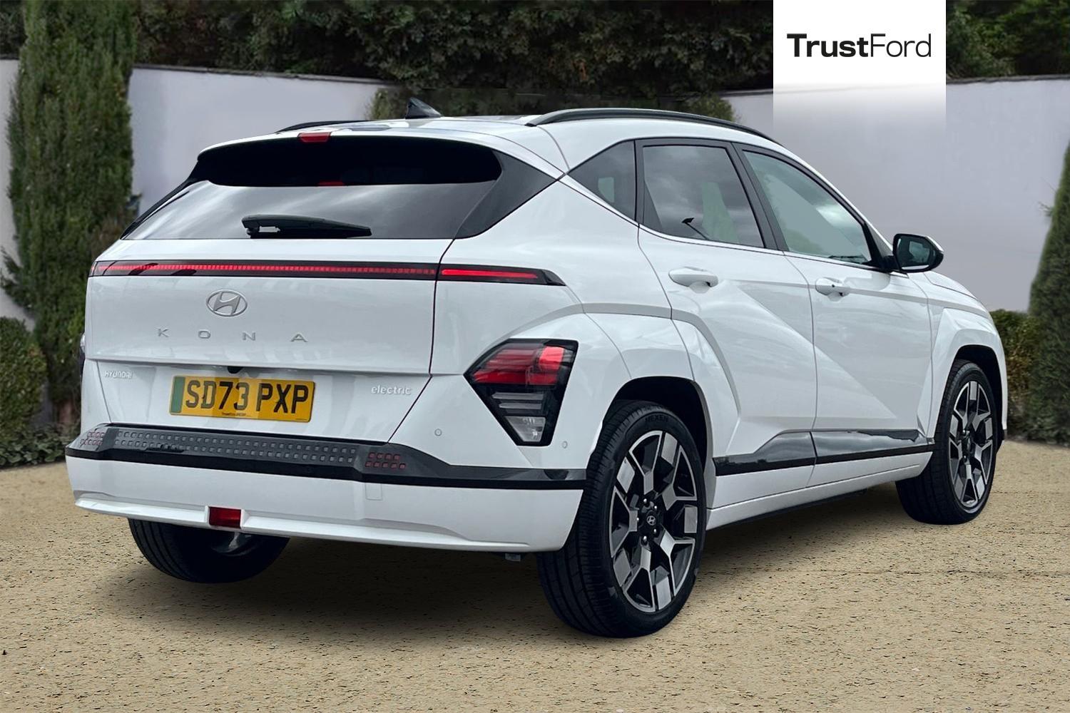 Hyundai KONA Photo 3