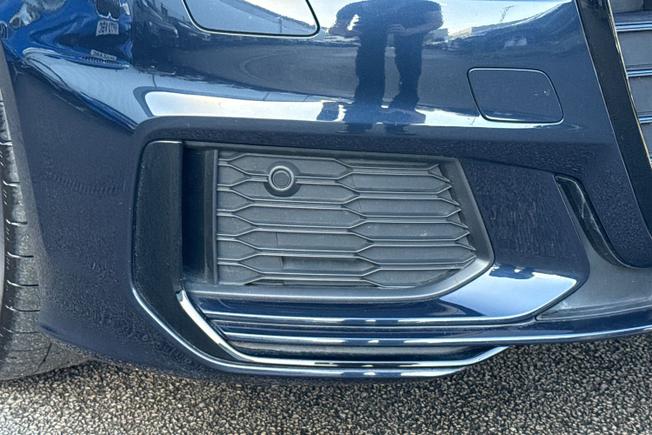 AUDI A6 Avant Photo 21