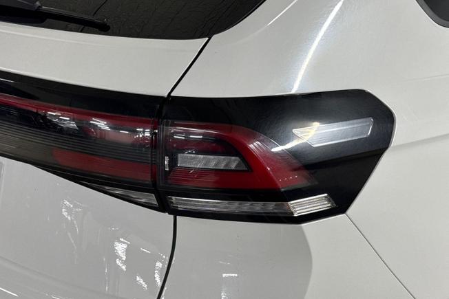 VOLKSWAGEN Taigo Photo 18