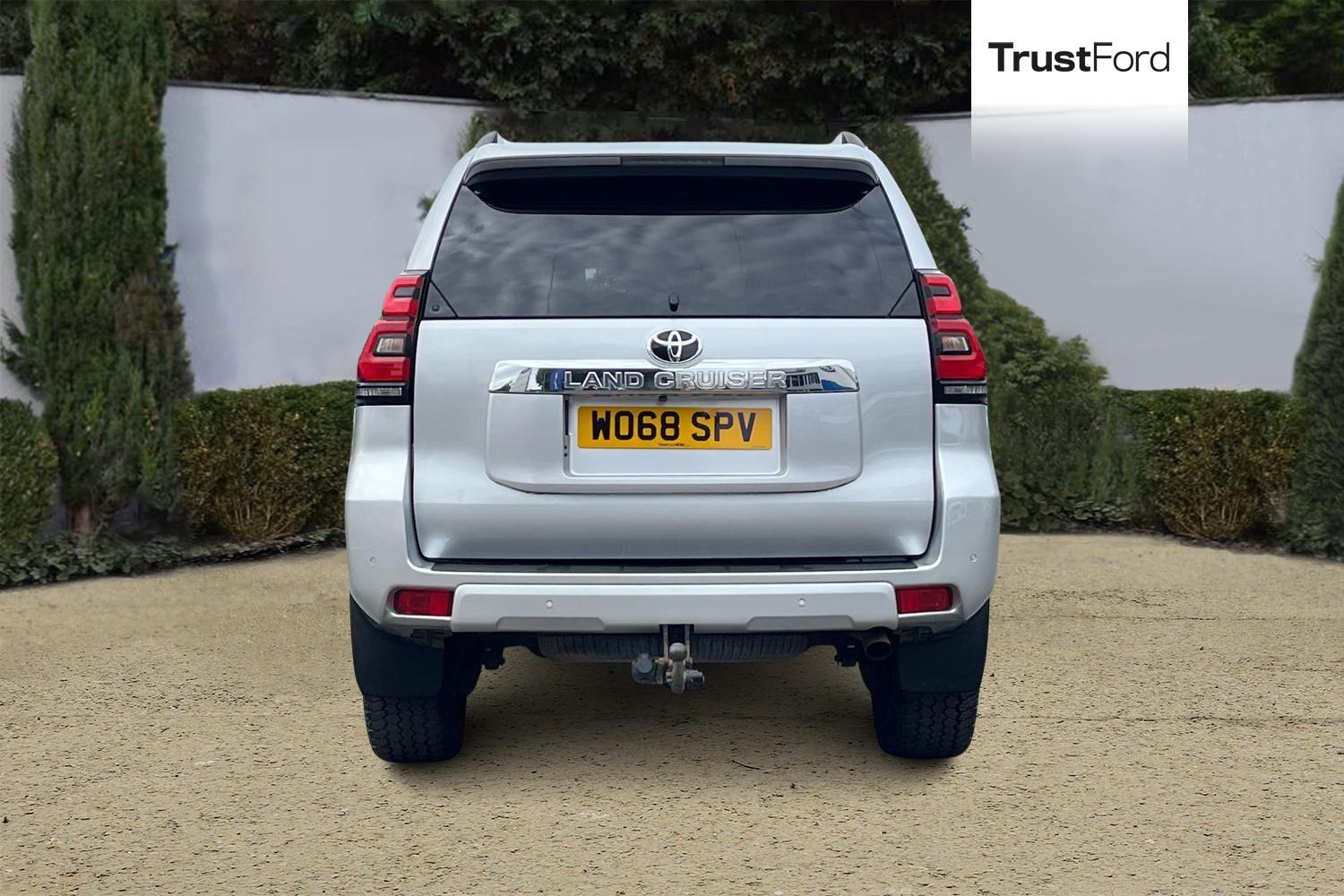 Toyota Land Cruiser Photo 6