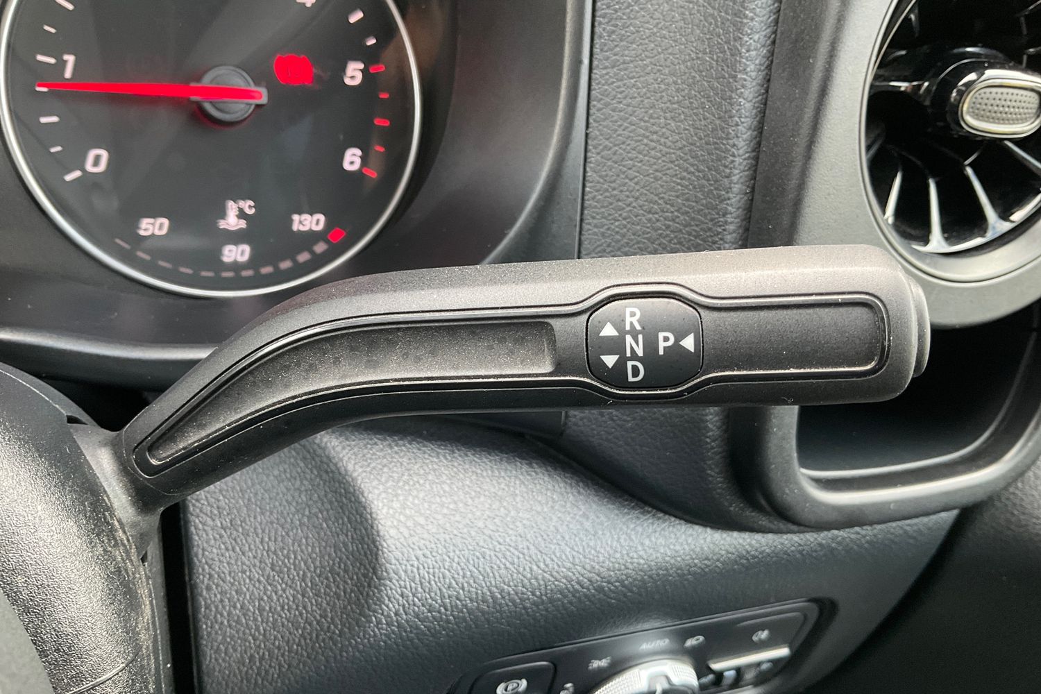 Mercedes-Benz VITO Photo 17