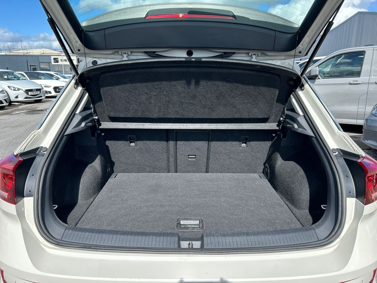 Volkswagen T-Roc Photo 19
