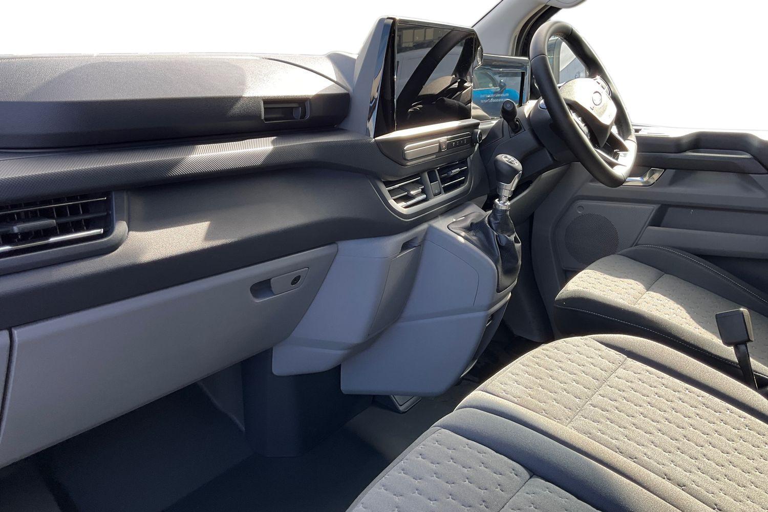 Ford TRANSIT CUSTOM Photo 2