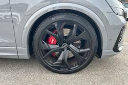 AUDI Rsq8 Photo 5