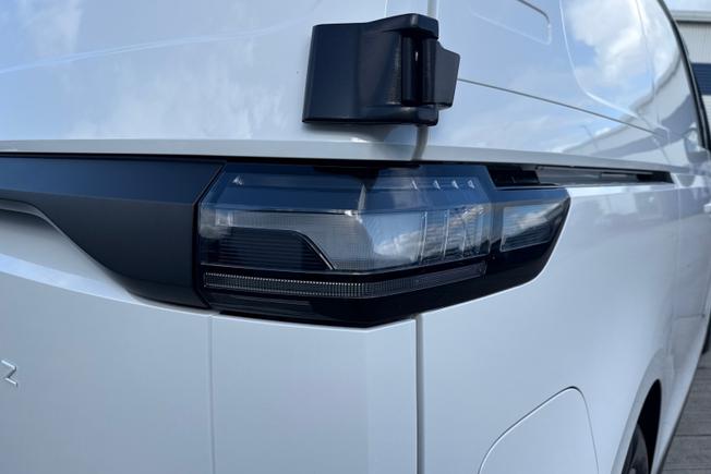 Volkswagen ID. BUZZ Photo 18
