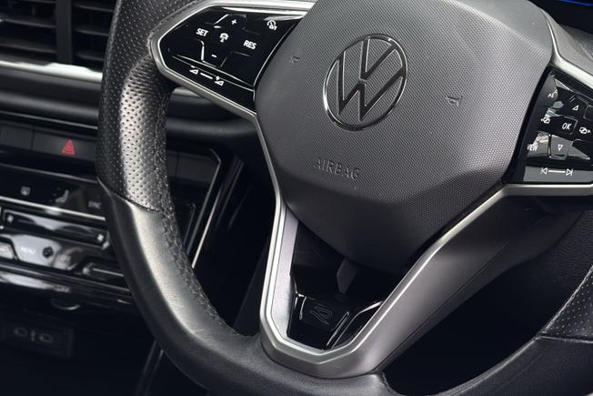 VOLKSWAGEN T-Roc Photo 40