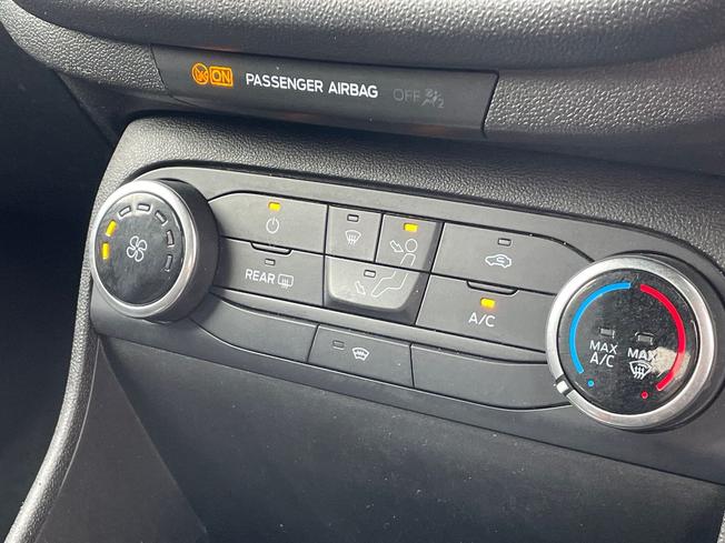 FORD Fiesta Photo 30