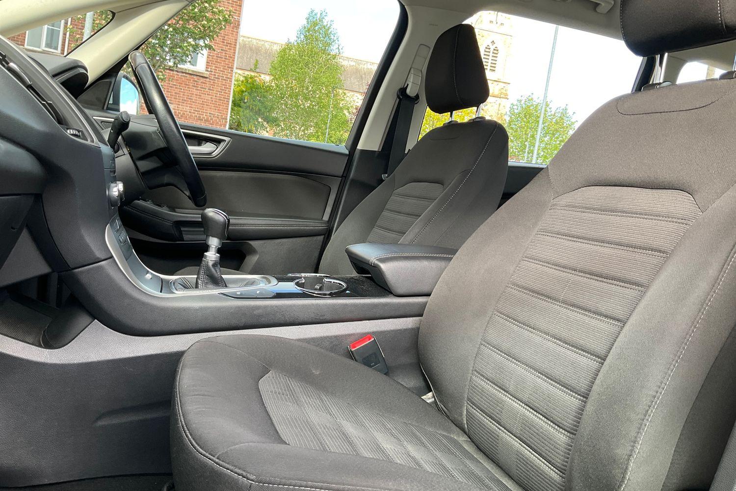 Ford GALAXY Photo 18
