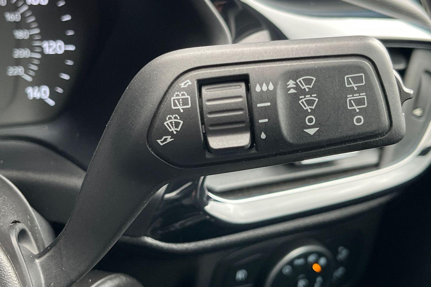 Ford FIESTA Photo 14