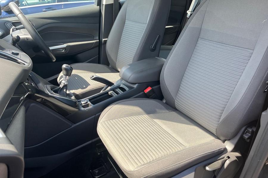 Ford C-Max Photo autoimg-34b6e936fc5de54547290af9e108bf5098c40587.jpg