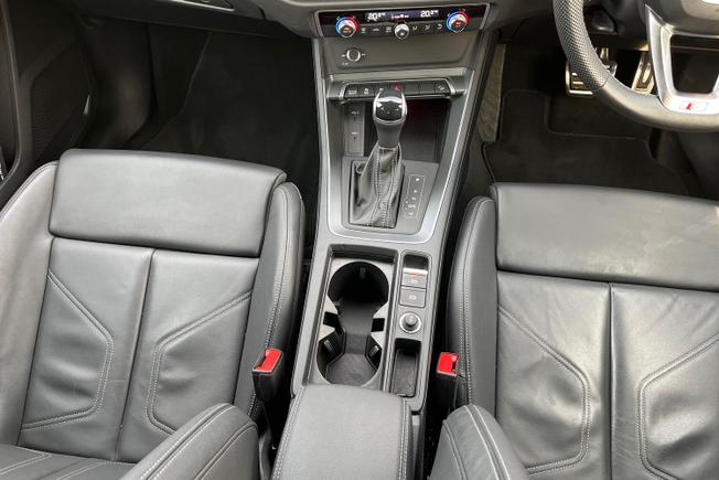 AUDI Q3 Photo 42