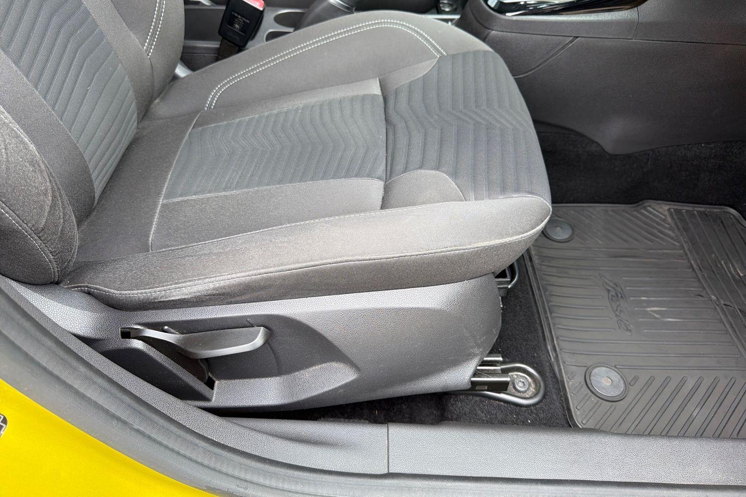 Ford FIESTA Photo 36