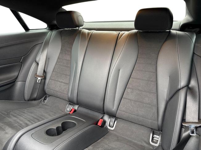 MERCEDES-BENZ E Class Photo 9