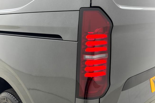 VOLKSWAGEN Transporter Photo 18