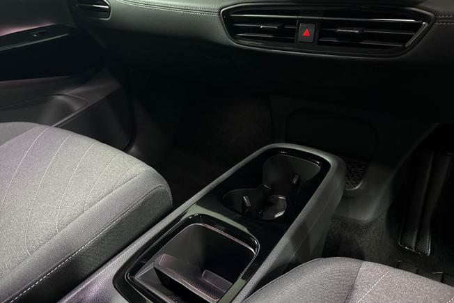 VOLKSWAGEN ID.3 Photo 23