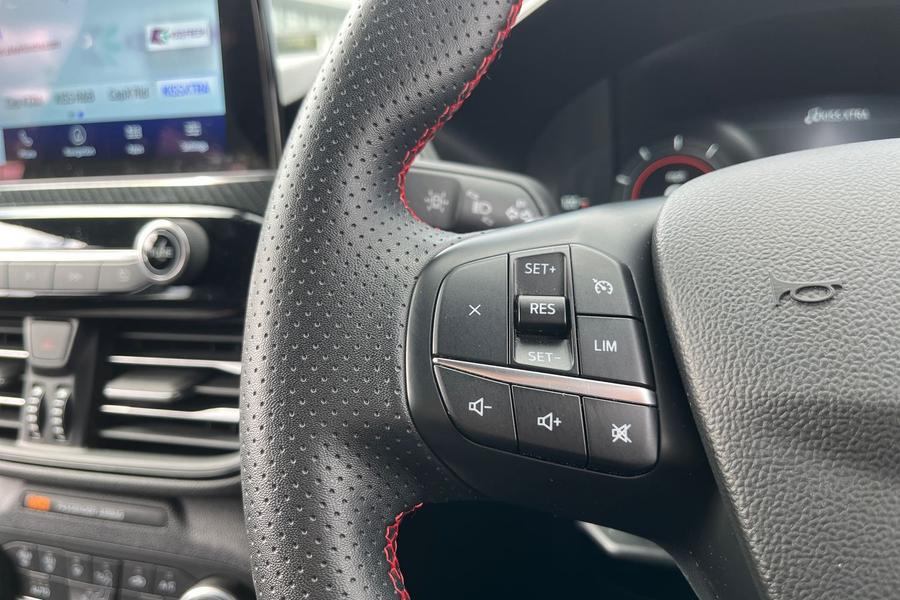 Ford Kuga Photo autoimg-34c438f45e362a85013baedbc678578423421209.jpg