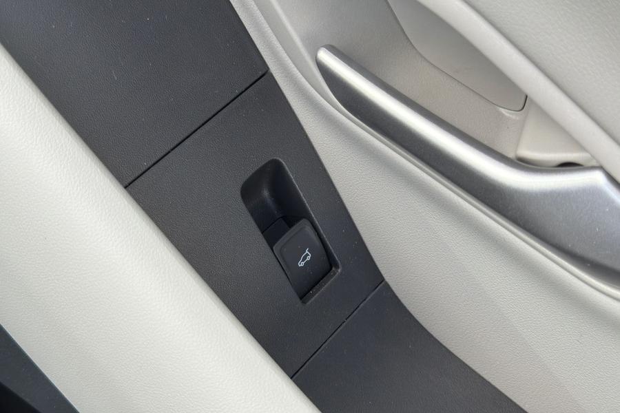 Ford EXPLORER Photo autoimg-34c7134c3106ac5444d3ff7dd4aec22e03fd62a8.jpg