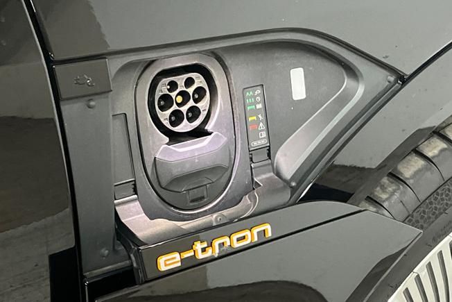 AUDI e-tron Photo 37
