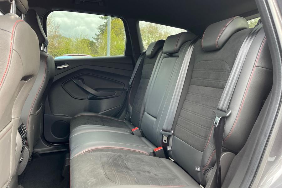 Ford Kuga Photo autoimg-34c982a8dfaa56c31cac97792f8a096863bcc66a.jpg