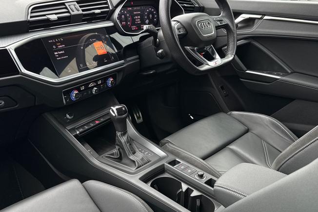 AUDI Q3 Photo 26