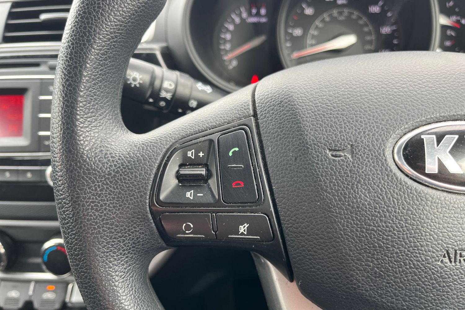 Kia RIO Photo 35