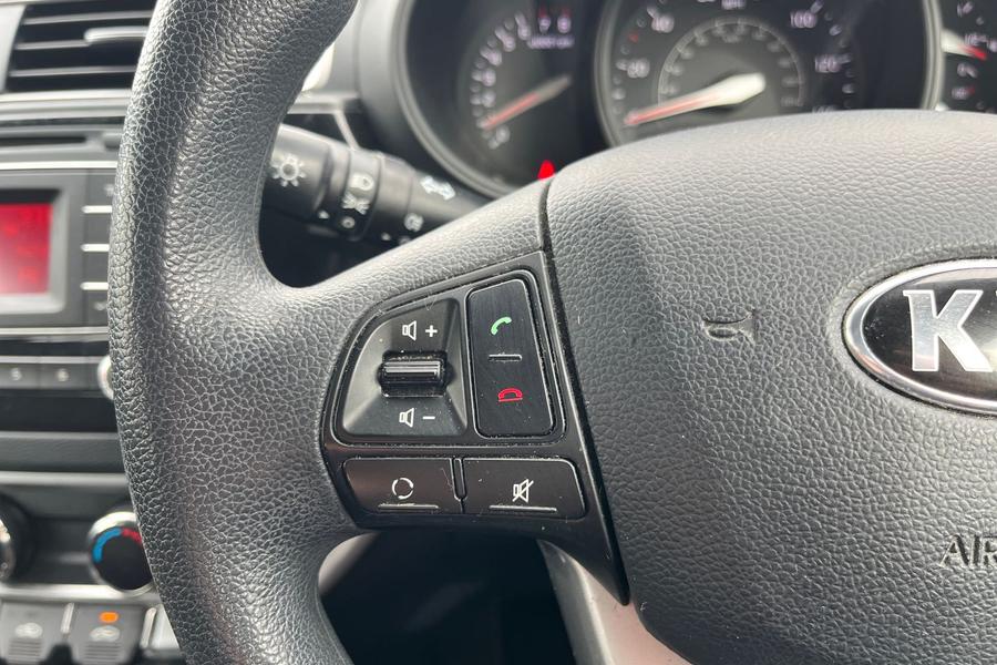 Kia RIO Photo autoimg-34cb4bb24aab902415aba629d50465f237c0e11e.jpg