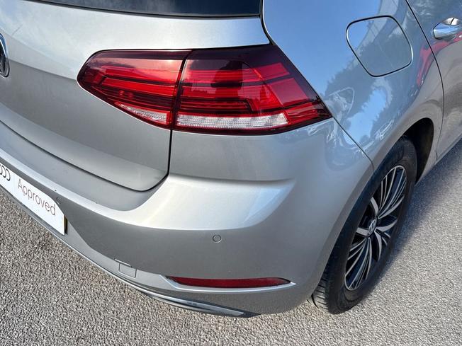 VOLKSWAGEN Golf Photo 18