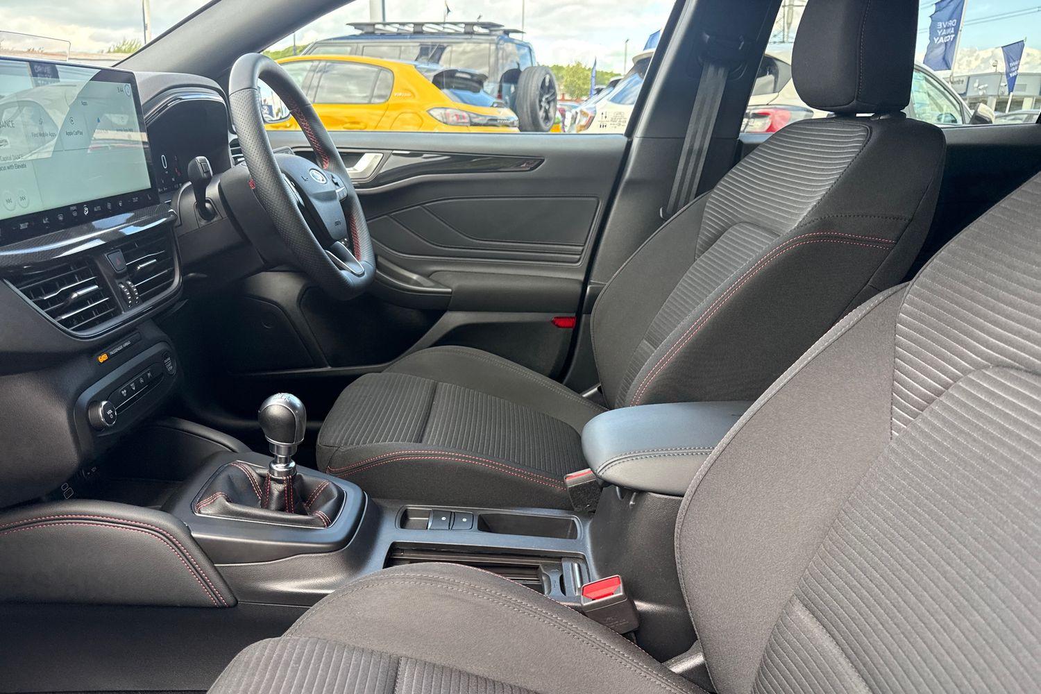 Ford FOCUS Photo 18