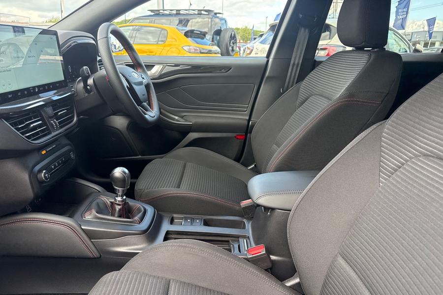 Ford FOCUS Photo autoimg-34cbbd313458fa08c0d53e17b6a8b2baed0ef7a8.jpg