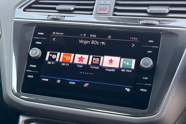 VOLKSWAGEN Tiguan Photo 13