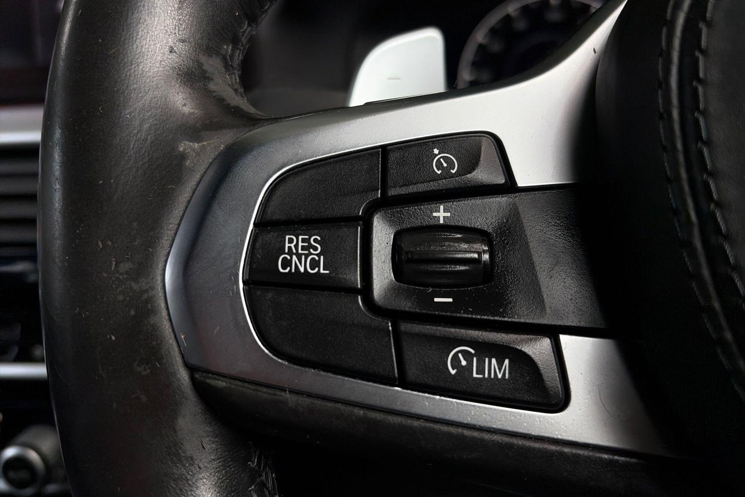 BMW 5 SERIES Photo 24