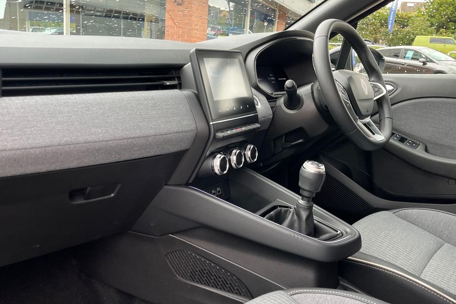 Renault CLIO Photo autoimg-34d94ecbdb084bf9700485865b3165881208c590.jpg
