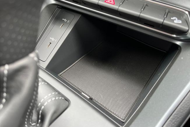 AUDI Q3 Photo 22