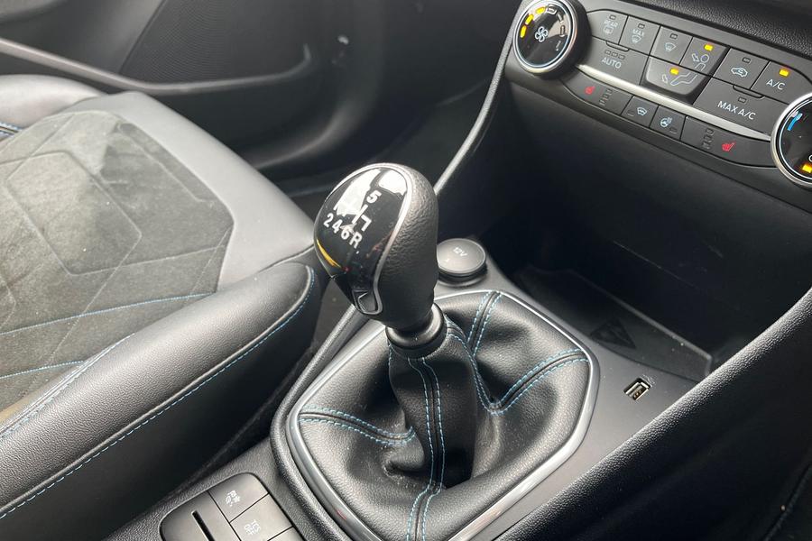 Ford FIESTA Photo autoimg-34ddb0ca4c7cc5134a9d13ec007fe31c3f122960.jpg
