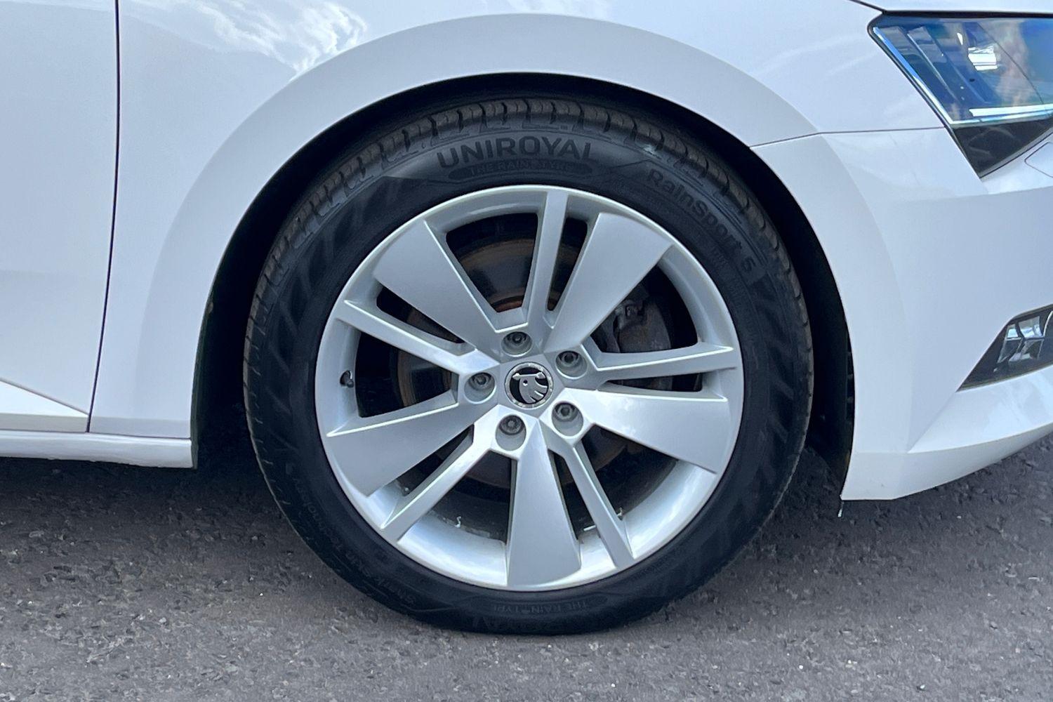 Skoda SUPERB Photo 7