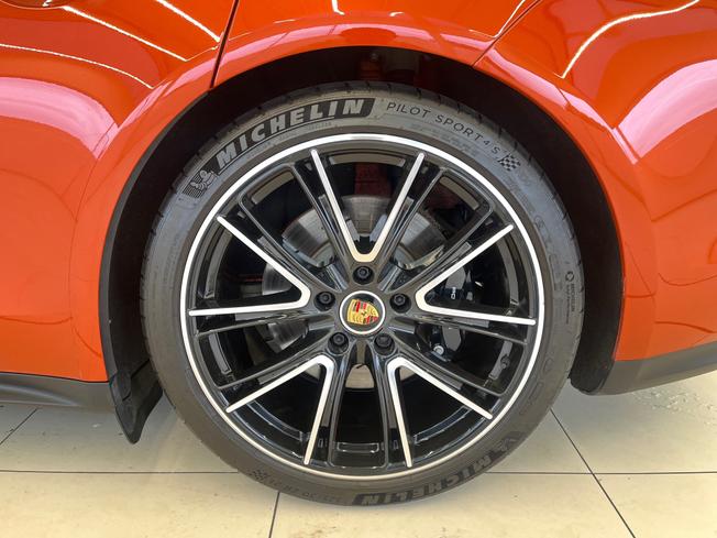 PORSCHE Panamera Photo 24