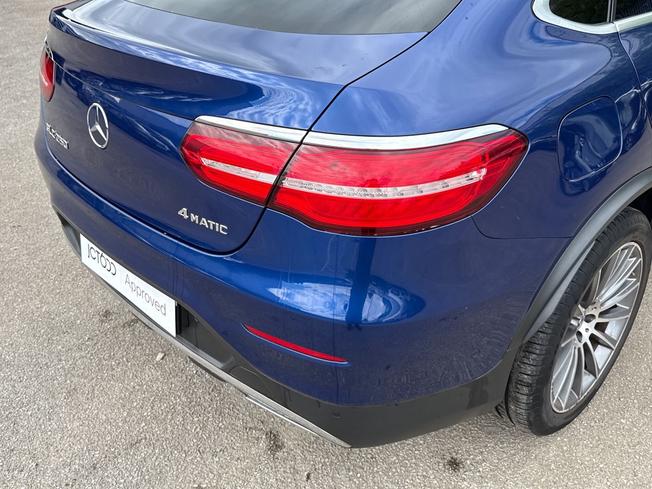 MERCEDES-BENZ GLC Photo 23