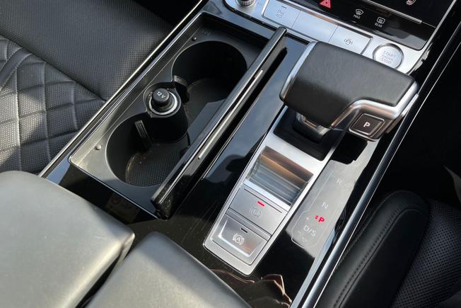 Audi A8 Photo 38